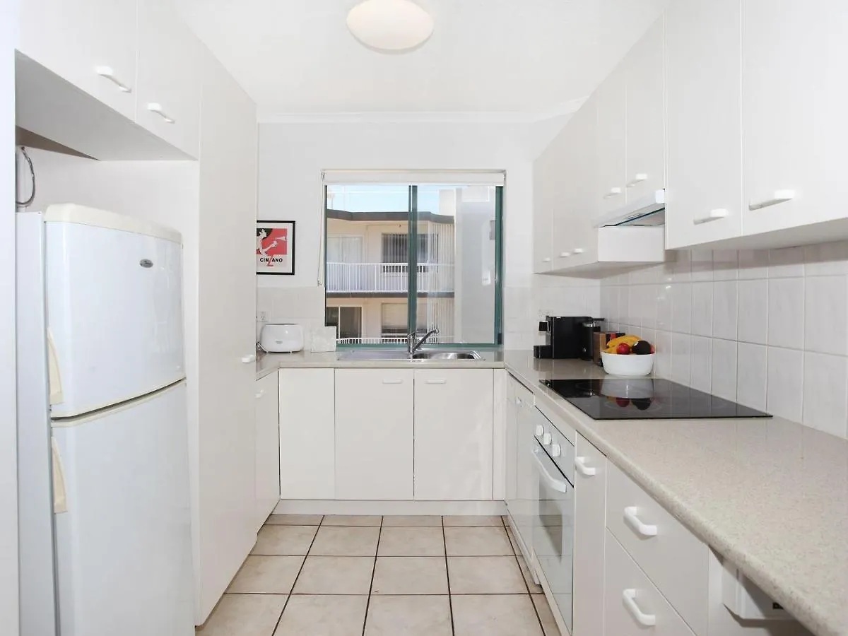 Harbour View 9 Bright And Beachy Walk Up Three Bedroom Apartment With Private Rooftop Mooloolaba