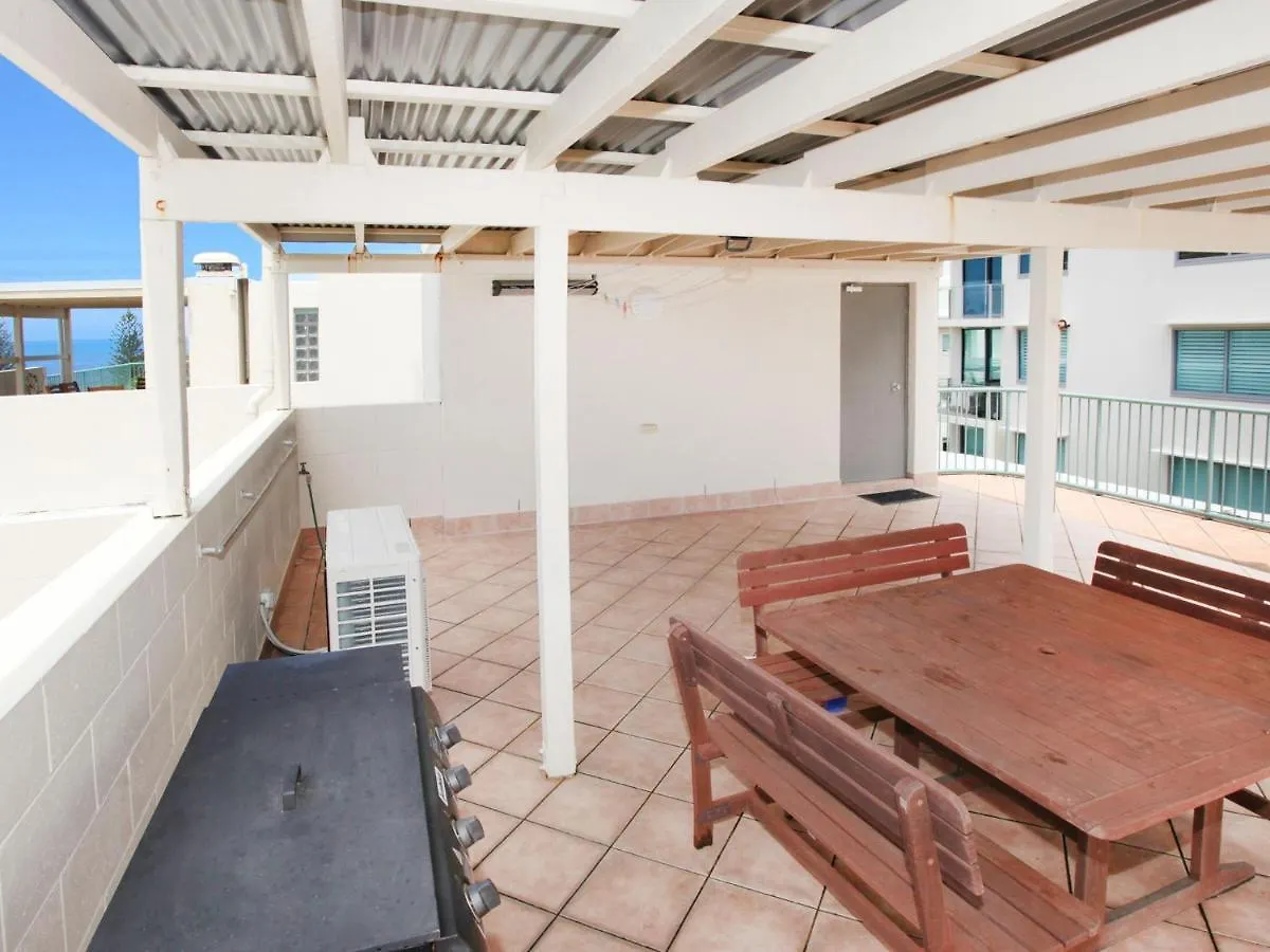 Harbour View 9 Bright And Beachy Walk Up Three Bedroom Apartment With Private Rooftop Mooloolaba 0*,